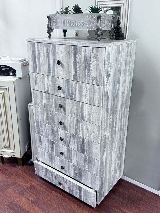 Тумбочки и комод