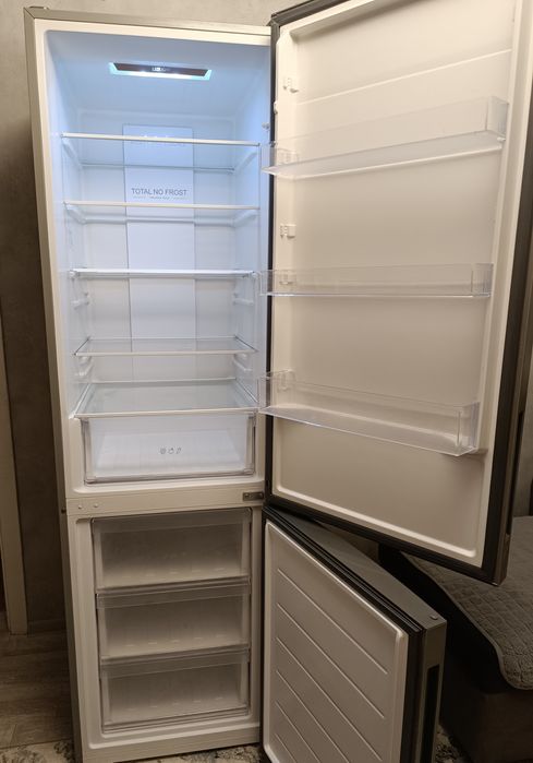 Продам холодльник Haier