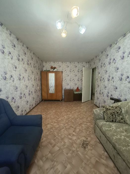 3 ком Строитель 64 м²