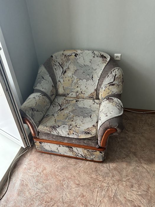 Продам кровать,телевизор ,кресло,матрас