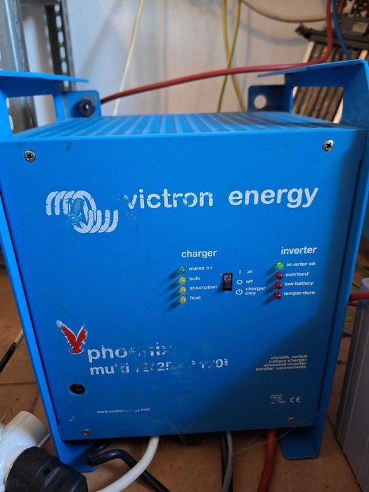 Victron energy cu functie de incarcare 12V/2500W/120A