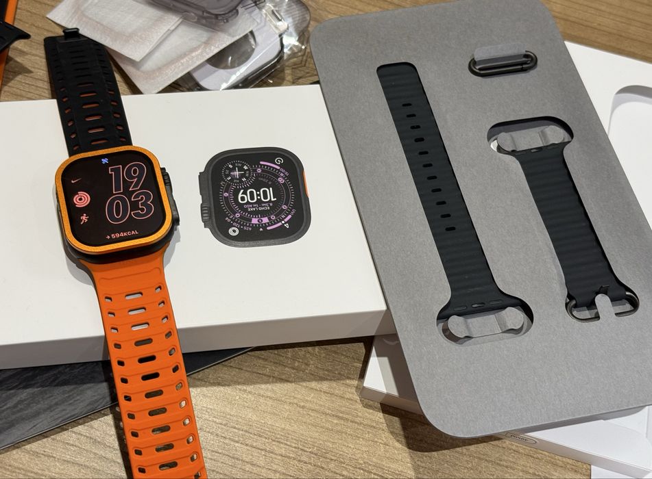 Apple Watch Ultra 3 49mm Black Ti Black Ocean Band