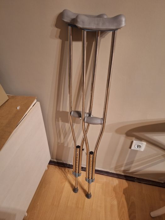 Отдам костыли бесплатно