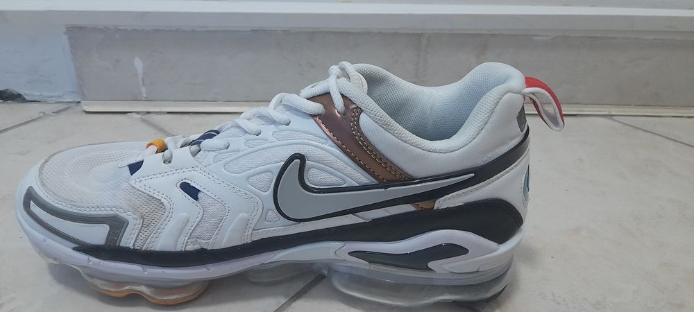 Nike обувки номер 45