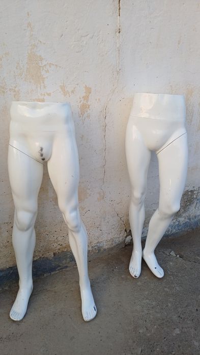 Маникены и стойка для зеркала, в магазин одежды!!!