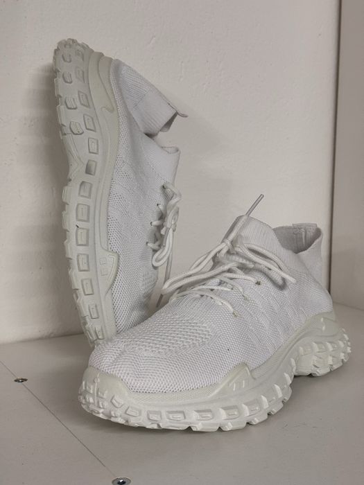 Кроссовки белые новые