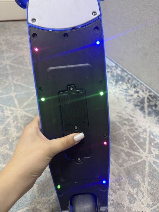 Детскии самокат б/у