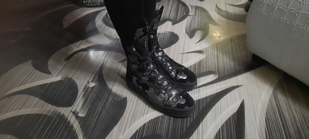 Дамски боти от естествен велур