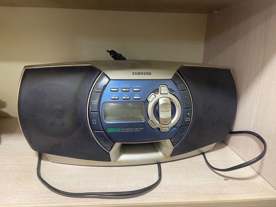 Продам магнитофон Самсунг