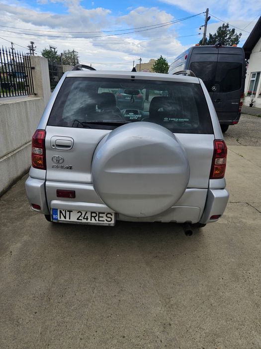 Vând Toyota Rav 4
