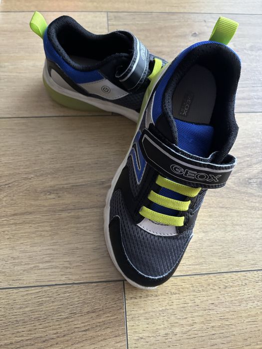 Adidasi cu lumini 32 Geox