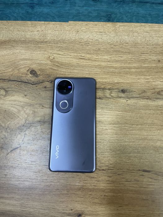 Vivo V50 12/256 хамайоги радной