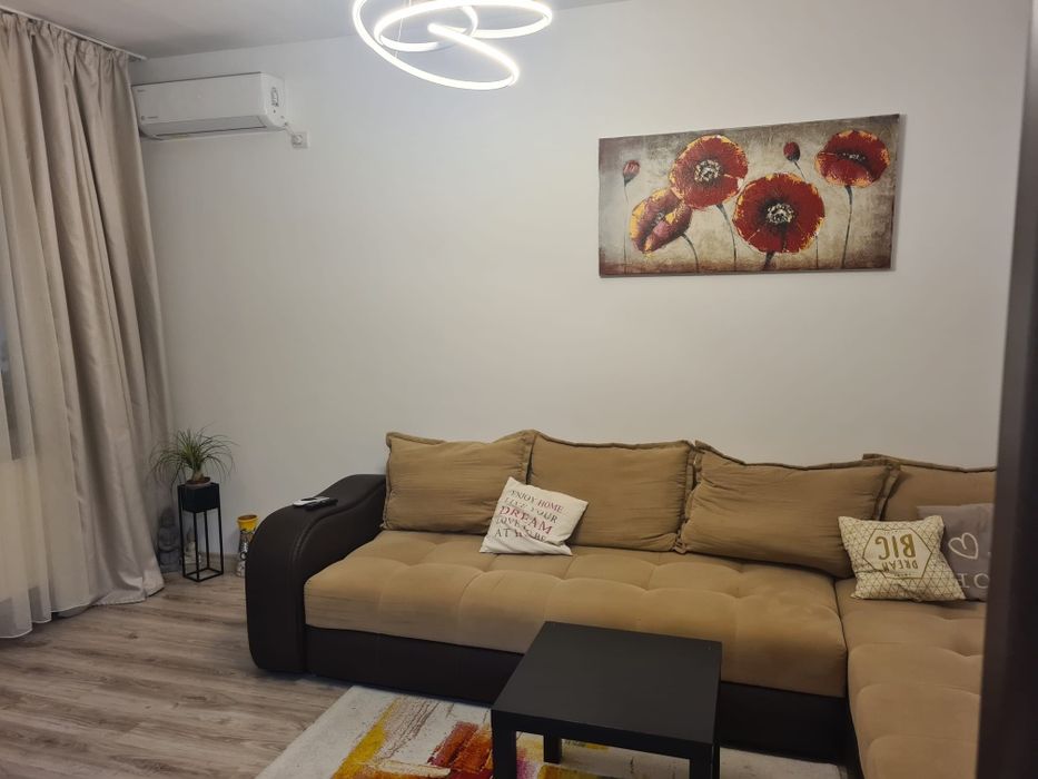 Închiriez apartament 2 camere zona grand arena