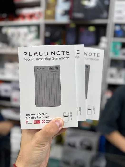 Ploud AI диктофон в виде пластиковой карточкы MagSafe. Есть доставка