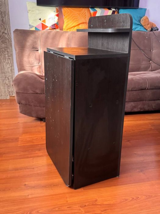 Срочно продам маникюрный стол