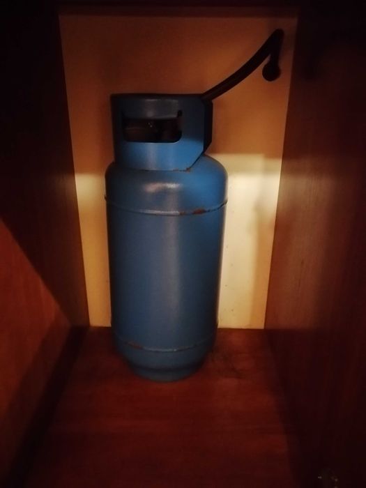 Плот за вграждане газ и ток