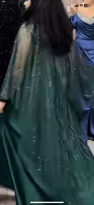 Продам нарядные платья