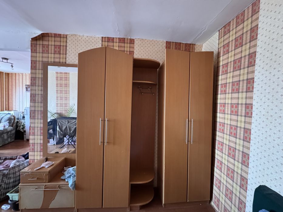 Продам 2 шкафа спальных