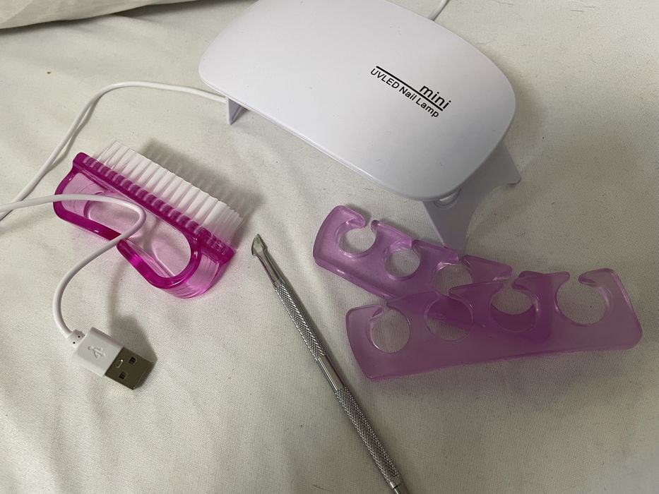 Лот за направа на маникюр