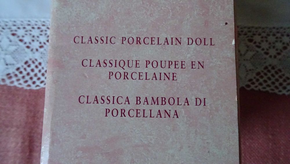 Голяма порцеланова кукла  Внос от Германия.