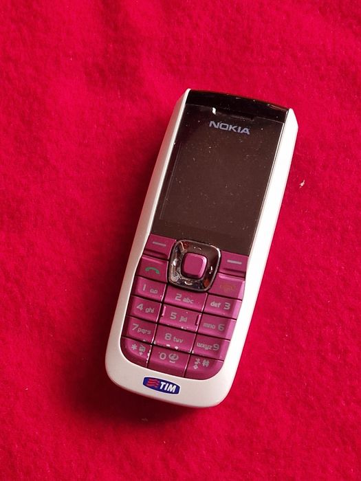 Telefon Nokia cu butoane.  Menționez că  nu incarca,