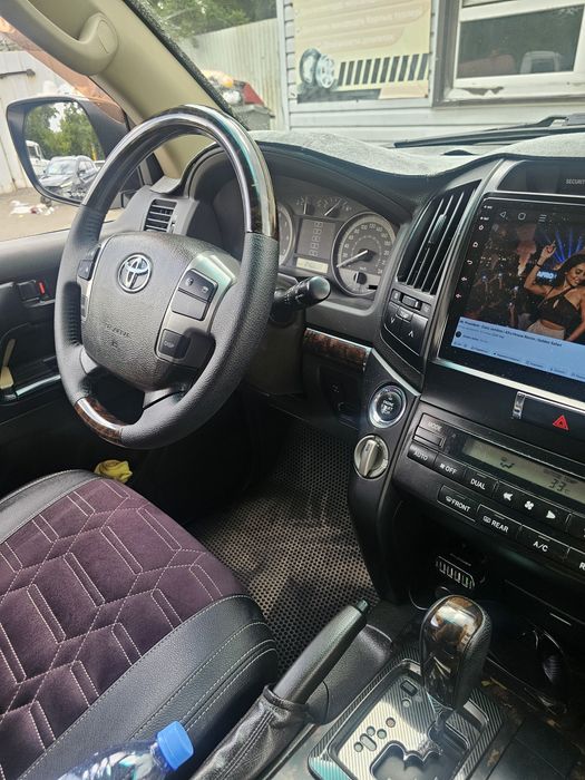 Продам TOYOTA LC 200