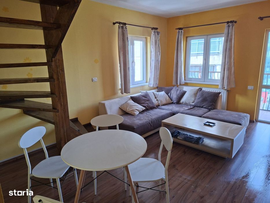 De inchiriat apartament tip mansarda Centrul Civic
