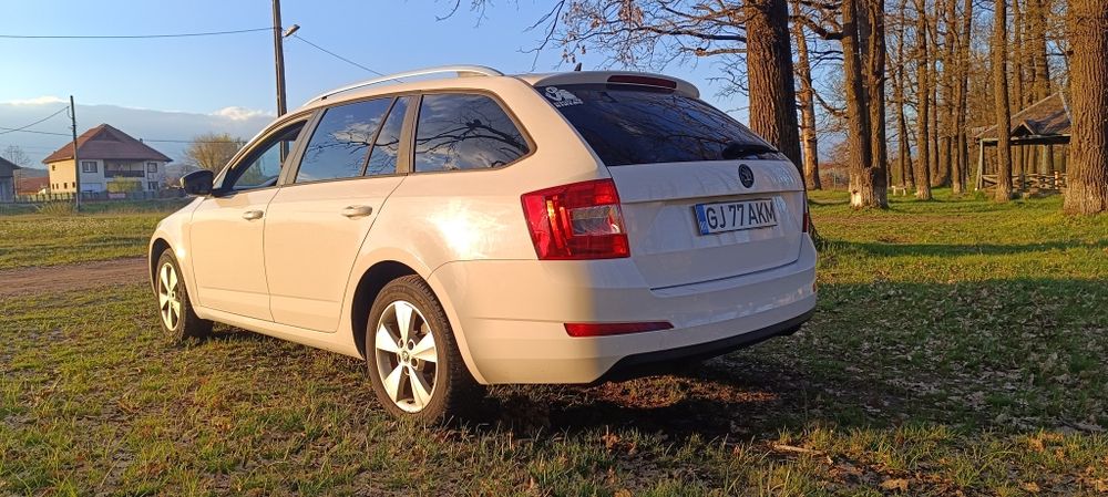Octavia 3 2.0 TDI DSG 150CP – Panoramic – Climatronic – Preț bun!