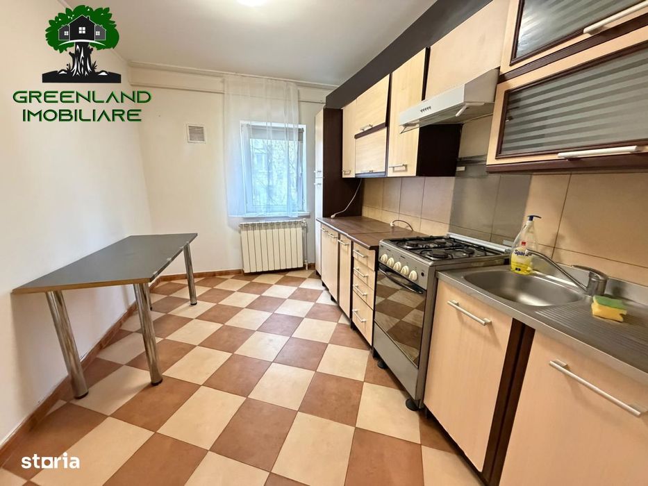 Apartament 4 camere, DECOMANDAT, ETAJ 1, bloc 1980, Gradinari