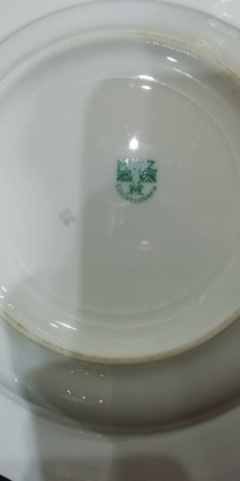 Продам глубокие тарелки.