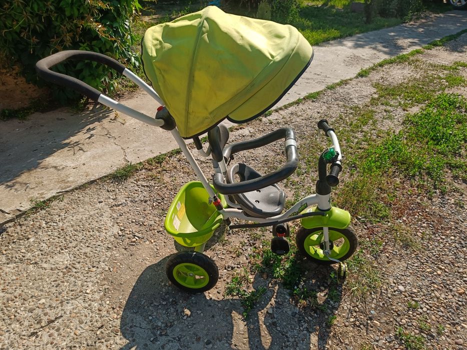 Tricicleta și scaun masa