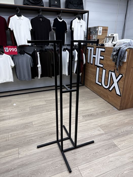 Вешалка , стойка для одежды