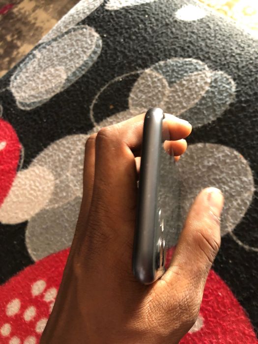 iPhone 11 prodava se 150лв