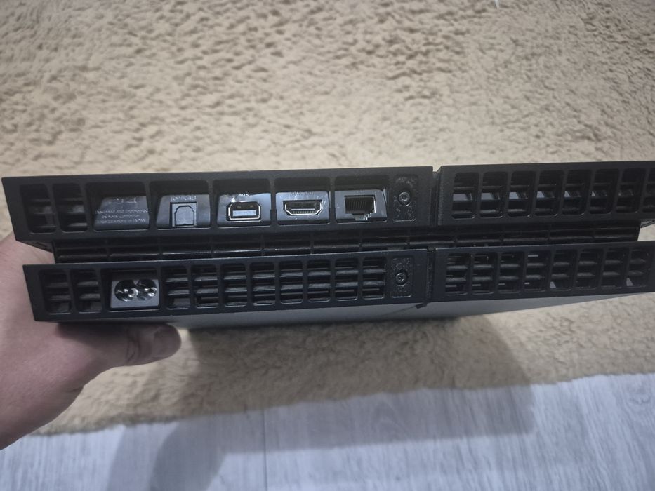 Consola PS4 in stare perfecta