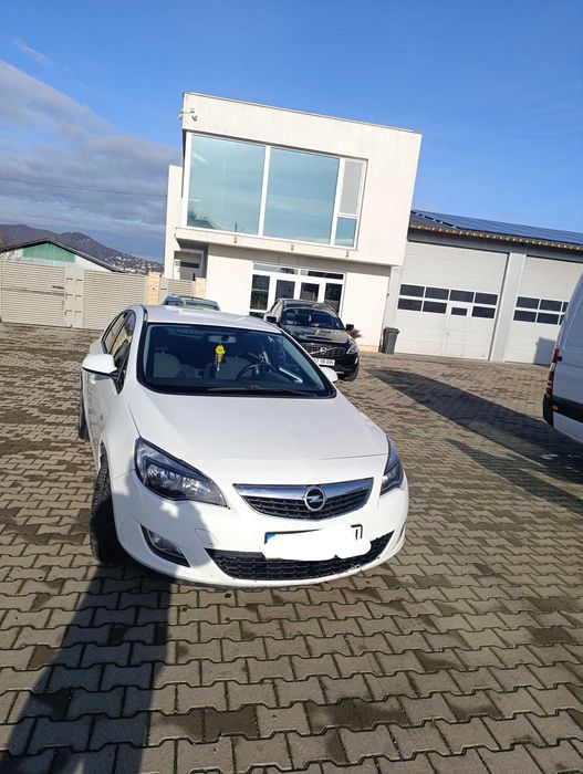 Vând Opel Astra J 1.7 cdti 2010