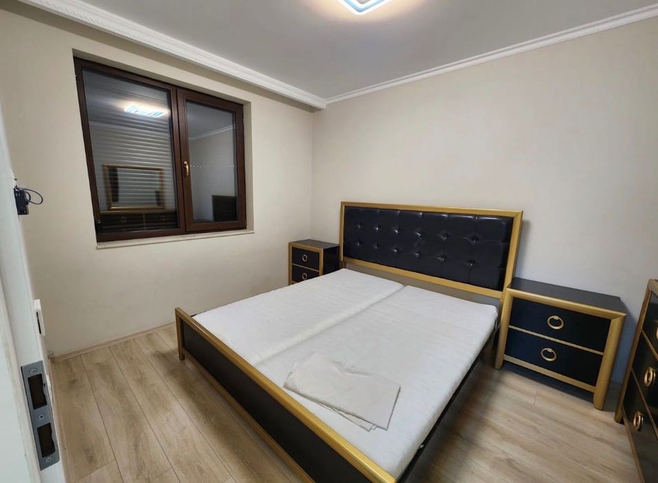 Vânzare dormitor lemn natural