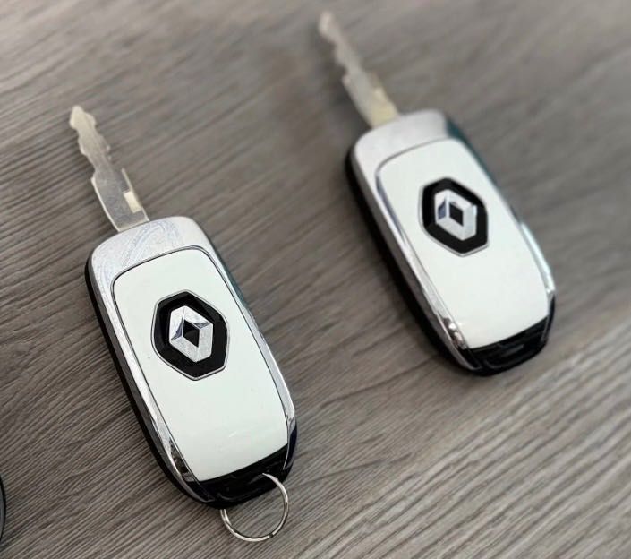 Cheie renault alba ultima bucata