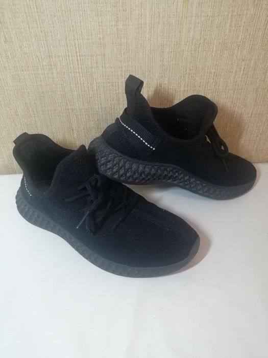 Продам детскую обувь,недорого.