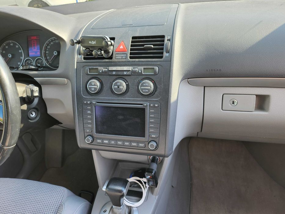 VW Touran град София