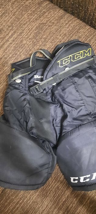 Продам хоккейгую экипировку на 4-7 лет