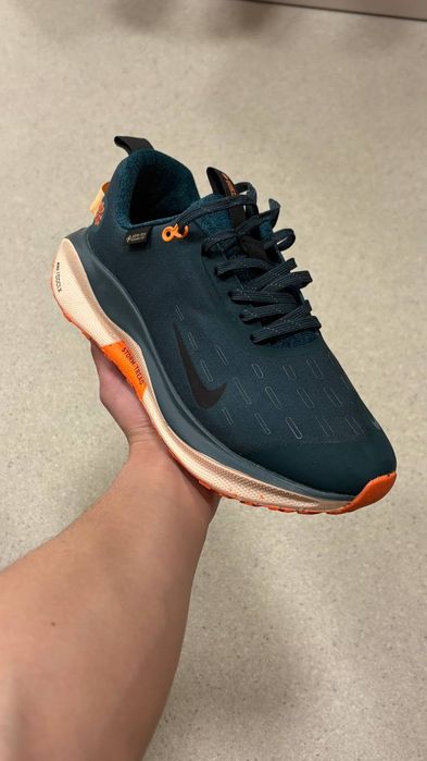 Nike кроссовки 40 размер