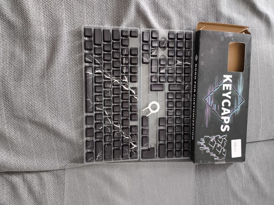 Кейкапы с принтом молнии