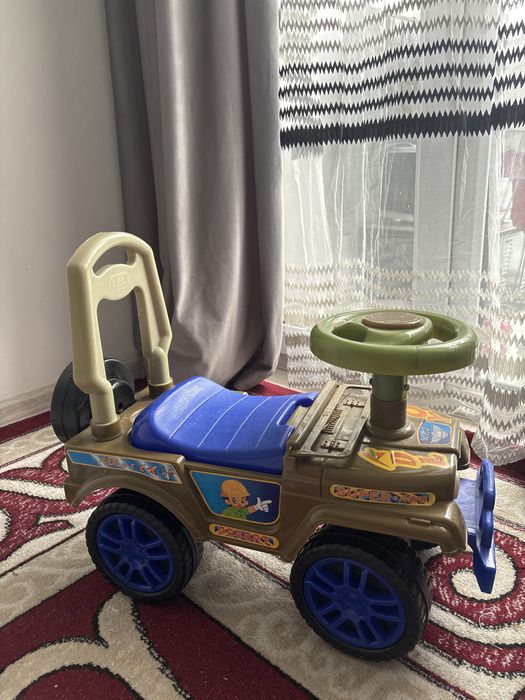 Детский толокар и велосипед