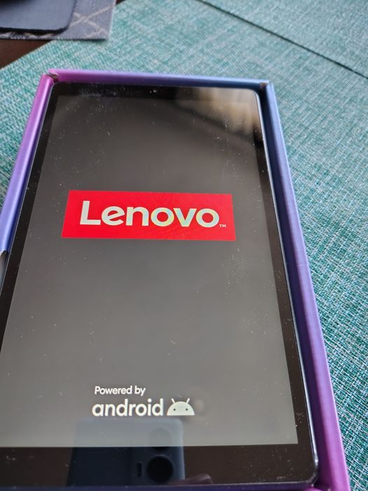 Таблет Lenovo M8