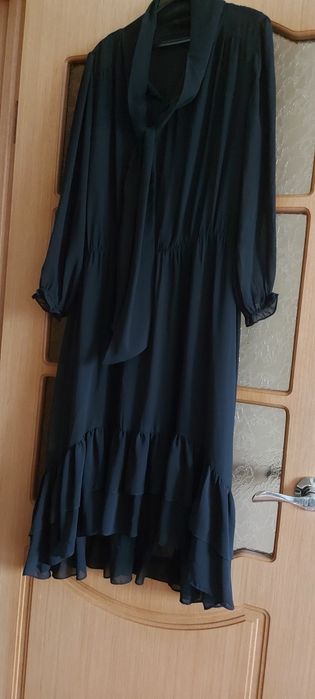 Продаю женские платья