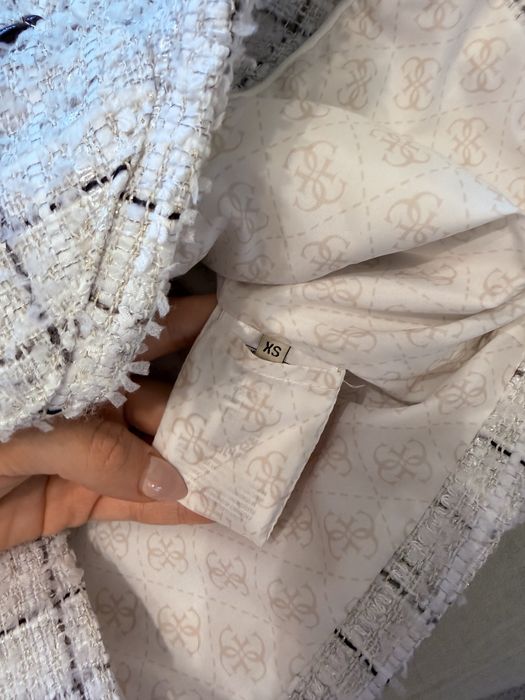 Стилно пепитено сако Guess