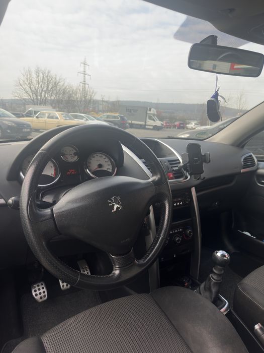 Peugeot 207 cc an 2011