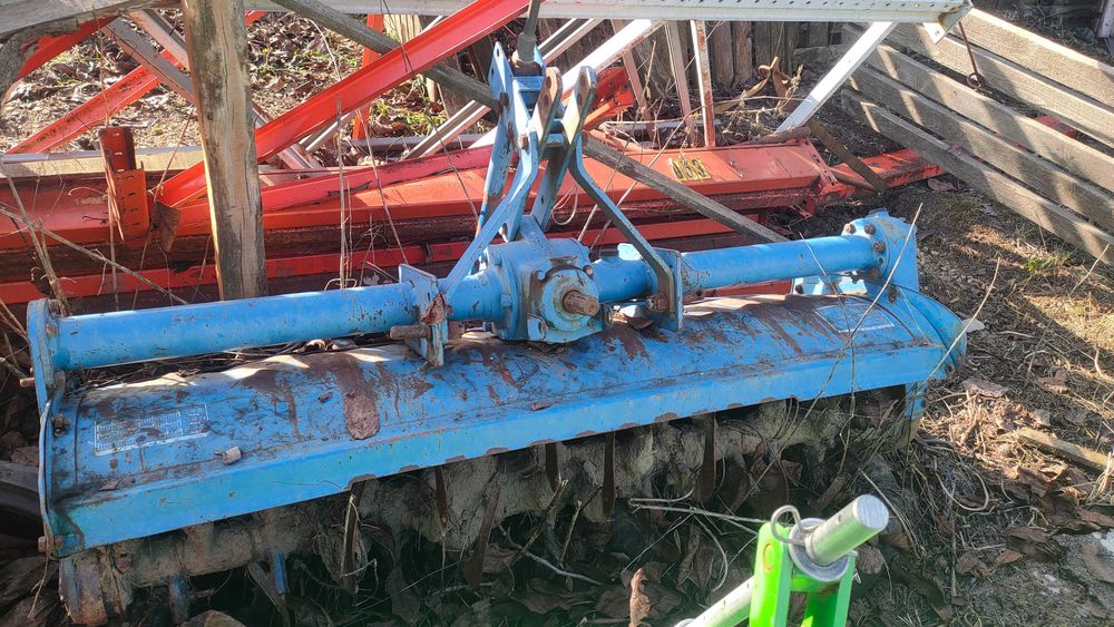 Freza și plug pentru tractoare pină la 35 cai