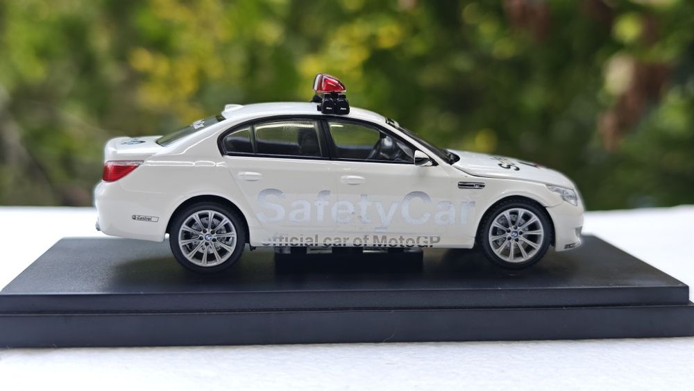 Machetă auto BMW M5 Moto GP Safety Car 2005 1/43