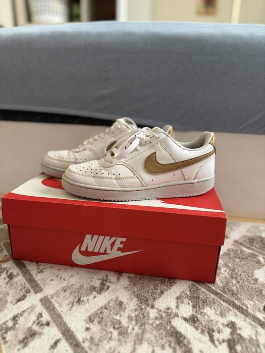 Маратонки на NIKE